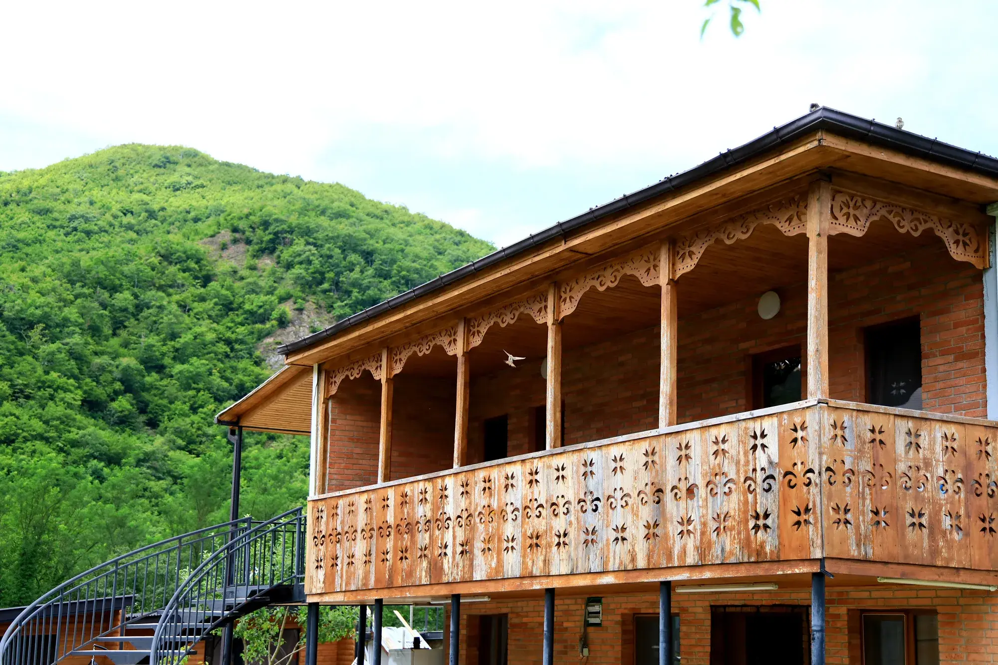 Villa Tabakini — ხის კოტეჯები და ეზო